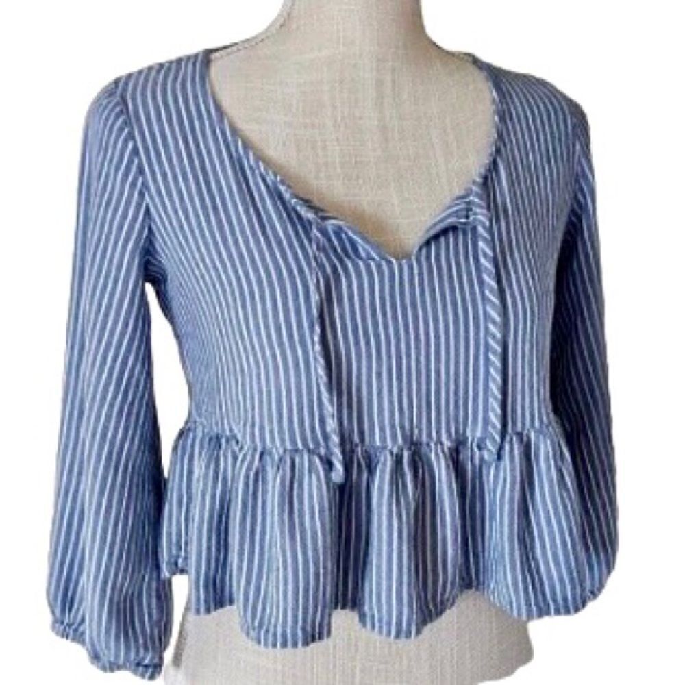 Hollister Striped Cropped Peplum Top in Blue/White Women’s Medium